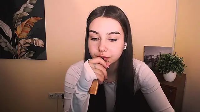 Lili magic online show from 09.10.25