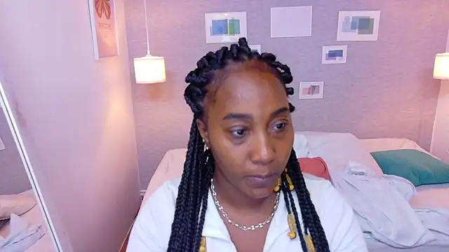 Snapshot of kiara_evanss chatting on 09.24.25 kiara evanss online show from 09.24.25