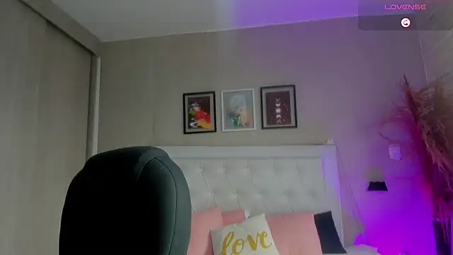 emma  smith1 online show from 03.03.26