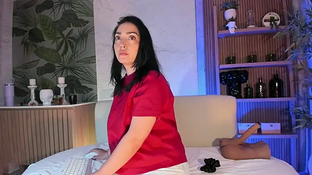 LIAH IZUMI online show from 11.14.25