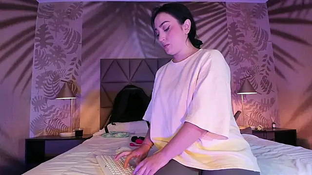 LIAH IZUMI online show from 02.25.26