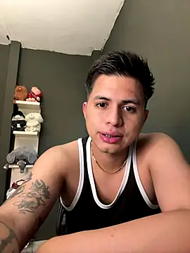 Snapshot of Niicky1_ chatting on 10.28.25 Niicky1  online show from 10.28.25