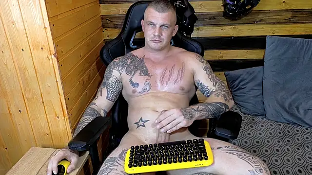 Snapshot of MrrKray chatting on 10.21.25 MrrKray online show from 10.21.25