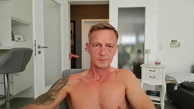 Snapshot of dirks71 chatting on 05.29.26 dirks71 online show from 05.29.26
