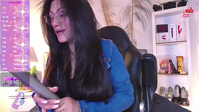 Rapunzeell  online show from 01.18.25