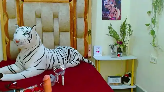 lady scarlettt online show from 01.30.25