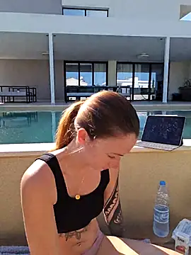 Laurahorney xo online show from 03.11.25