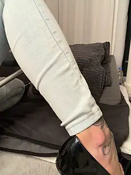 Laurahorney xo online show from 02.16.26