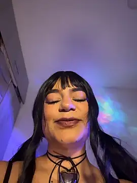 Snapshot of RavenM8 chatting on 10.22.25 RavenM8 online show from 10.22.25