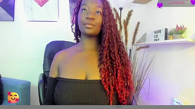 Snapshot of lanna_bx chatting on 02.06.25 lanna bx online show from 02.06.25