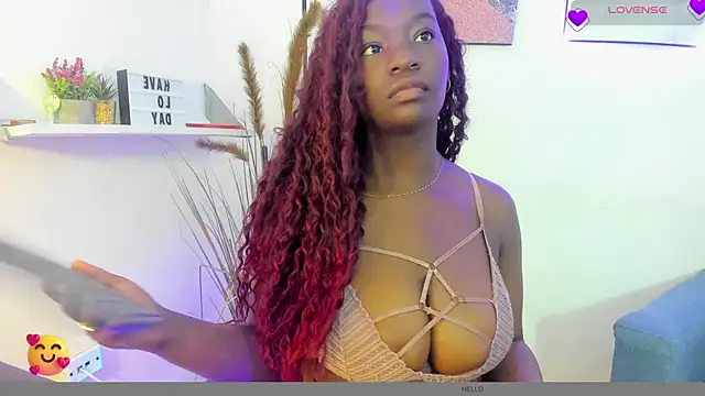 Snapshot of lanna_bx chatting on 02.10.25 lanna bx online show from 02.10.25