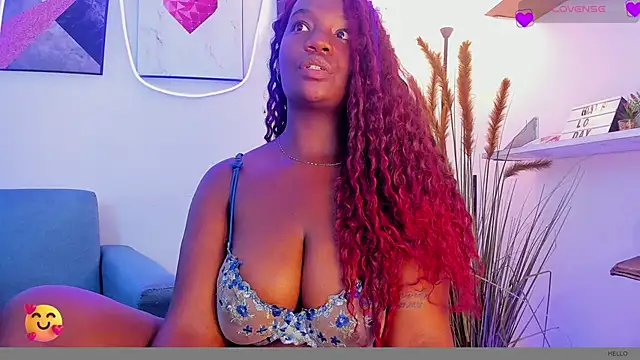 Snapshot of lanna_bx chatting on 02.25.25 lanna bx online show from 02.25.25