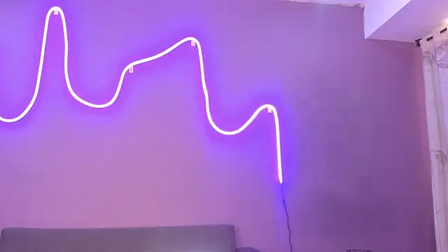 Snapshot of lanna_bx chatting on 09.14.25 lanna bx online show from 09.14.25