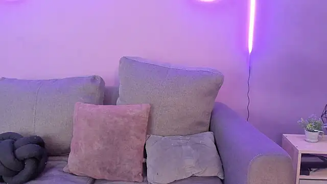 Snapshot of lanna_bx chatting on 09.25.25 lanna bx online show from 09.25.25