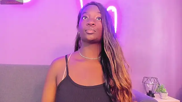 Snapshot of lanna_bx chatting on 09.29.25 lanna bx online show from 09.29.25