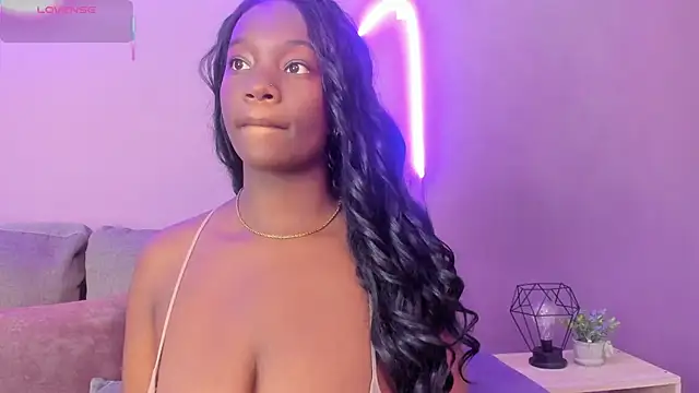 Snapshot of lanna_bx chatting on 10.10.25 lanna bx online show from 10.10.25