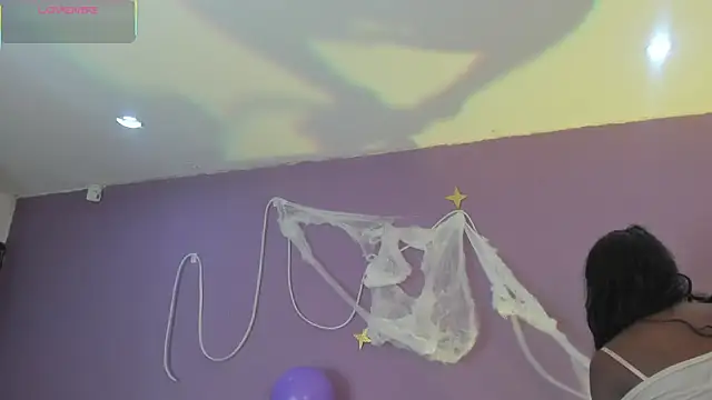 Snapshot of lanna_bx chatting on 10.13.25 lanna bx online show from 10.13.25