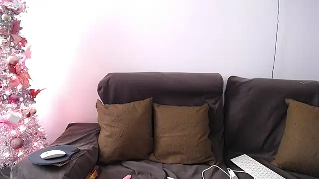 sara winehouse1 online show from 12.31.24