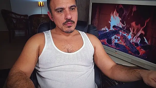 Snapshot of officeman7 chatting on 01.02.25 officeman7 online show from 01.02.25