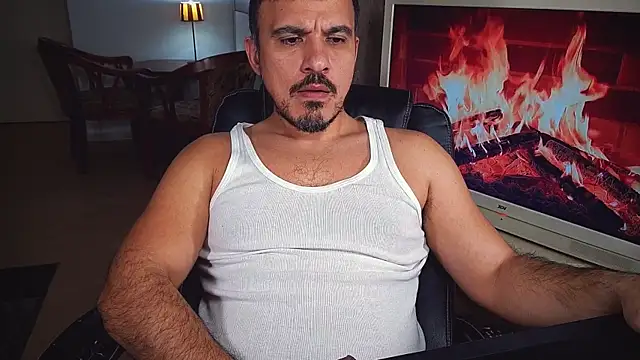 Snapshot of officeman7 chatting on 02.08.25 officeman7 online show from 02.08.25