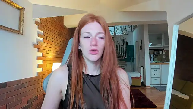 Snapshot of Aliceginger99 chatting on 09.29.25 Aliceginger99 online show from 09.29.25