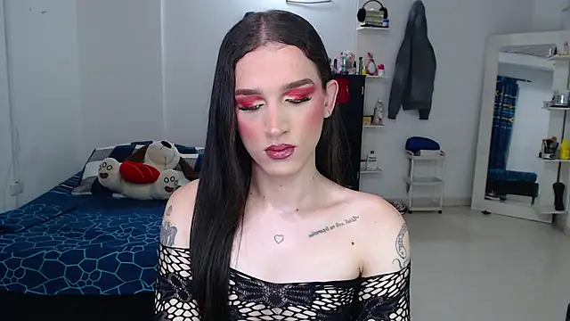 Playwithlulut77 online show from 04.21.26