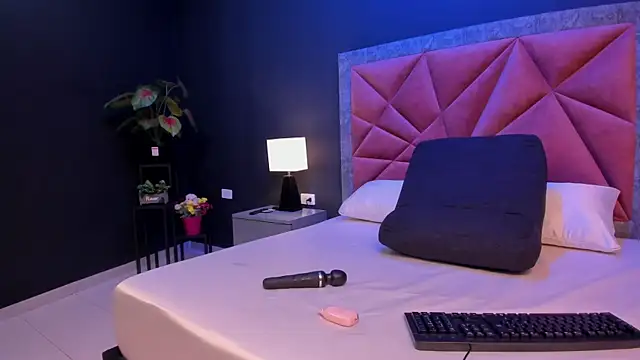 mia milff online show from 03.27.26