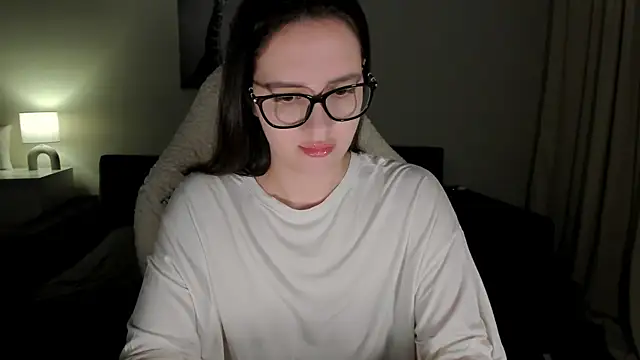 Sonia moon  online show from 03.05.25