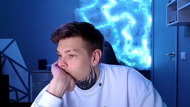 DENIS HERE online show from 12.02.24