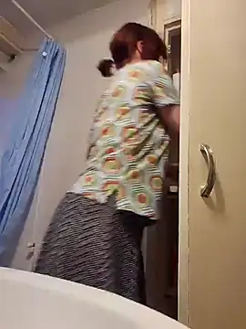 Exhibitionsplit online show from 01.26.25