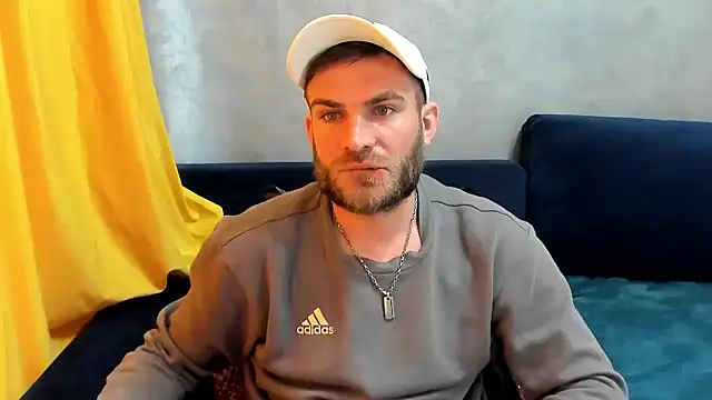 Snapshot of 10in_deluxe chatting on 02.28.25 10in deluxe online show from 02.28.25