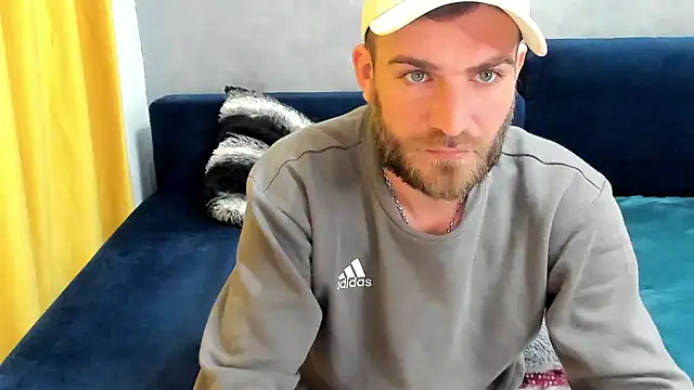 Snapshot of 10in_deluxe chatting on 03.01.25 10in deluxe online show from 03.01.25