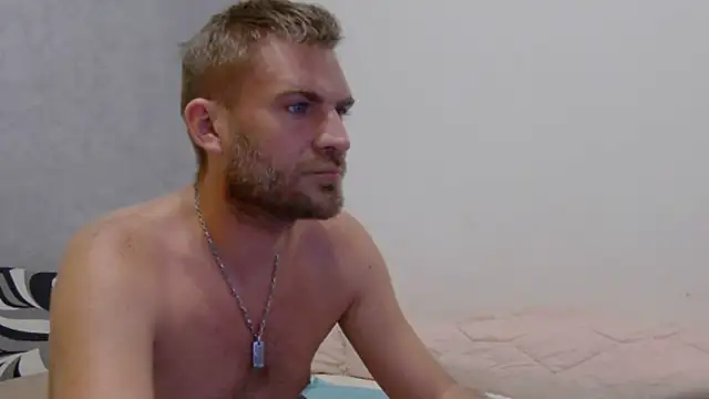 Snapshot of 10in_deluxe chatting on 09.10.25 10in deluxe online show from 09.10.25