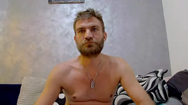 Snapshot of 10in_deluxe chatting on 09.23.25 10in deluxe online show from 09.23.25