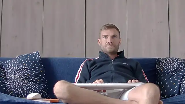 Snapshot of 10in_deluxe chatting on 10.12.25 10in deluxe online show from 10.12.25