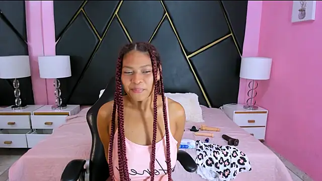 Naomi Tylers online show from 10.25.25