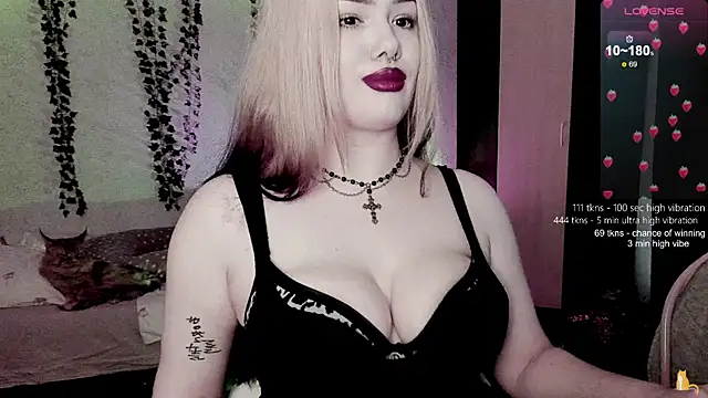 strawberry elfcat online show from 02.08.26