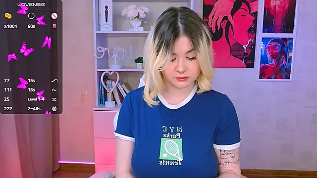 Snapshot of cutie_mili chatting on 01.20.25 cutie mili online show from 01.20.25