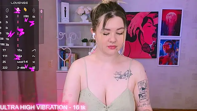 Snapshot of cutie_mili chatting on 01.28.25 cutie mili online show from 01.28.25