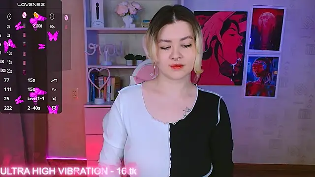 Snapshot of cutie_mili chatting on 02.16.25 cutie mili online show from 02.16.25