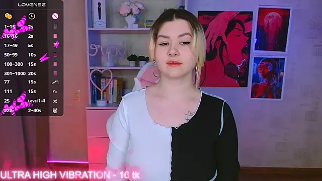 Snapshot of cutie_mili chatting on 02.16.25 cutie mili online show from 02.16.25