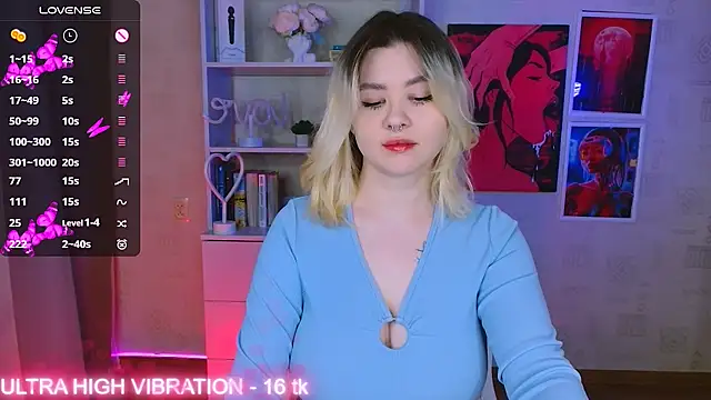 Snapshot of cutie_mili chatting on 02.19.25 cutie mili online show from 02.19.25