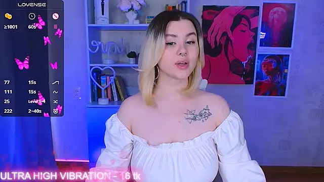 Snapshot of cutie_mili chatting on 03.09.25 cutie mili online show from 03.09.25