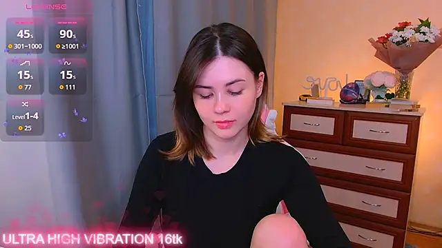 Snapshot of cutie_mili chatting on 10.13.25 cutie mili online show from 10.13.25