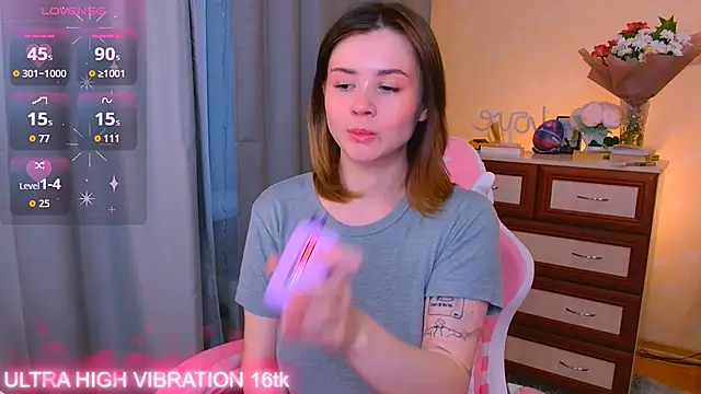 Snapshot of cutie_mili chatting on 10.15.25 cutie mili online show from 10.15.25