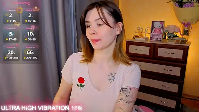 Snapshot of cutie_mili chatting on 10.24.25 cutie mili online show from 10.24.25