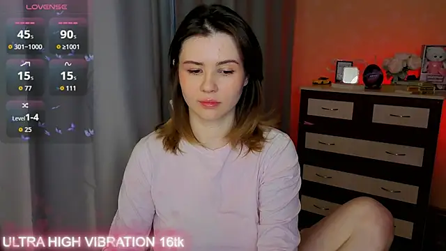 Snapshot of cutie_mili chatting on 12.02.25 cutie mili online show from 12.02.25