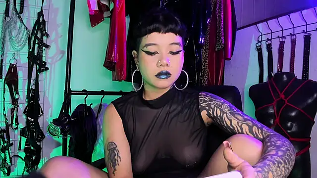 irregular fetish  online show from 09.20.25