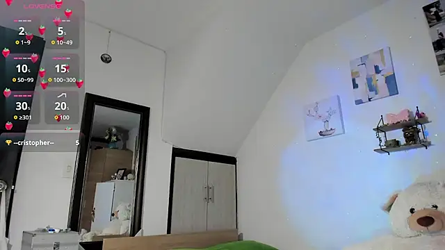 Snapshot of VeronikaOlsen chatting on 09.23.25 VeronikaOlsen online show from 09.23.25