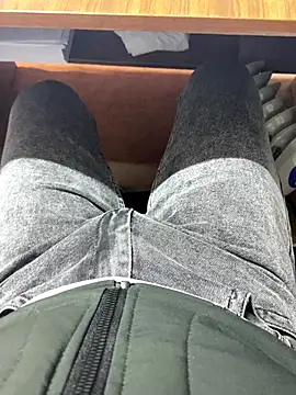 Snapshot of serch19 chatting on 10.21.25 serch19 online show from 10.21.25